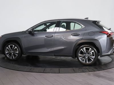2024 Lexus UX - Photo 3