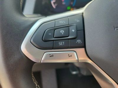 2025 Volkswagen Atlas Cross Sport — photo 24 view