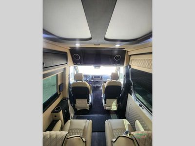 2024 OGV Luxury Coach V-Cruise — photo 13 view
