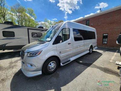 2024 OGV Luxury Coach V-Cruise — interior view