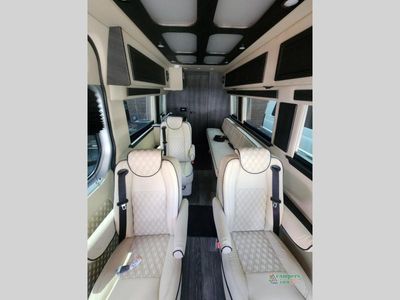 2024 OGV Luxury Coach V-Cruise — photo 17 view