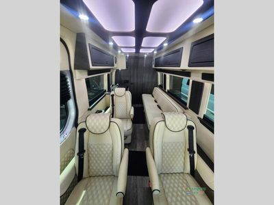 2024 OGV Luxury Coach V-Cruise — photo 21 view