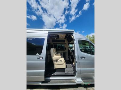2024 OGV Luxury Coach V-Cruise — detail view