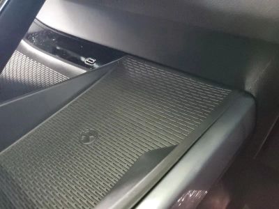 2025 Cadillac Escalade — photo 28 view