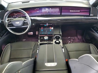 2025 Cadillac Escalade — photo 11 view