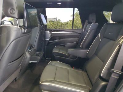 2025 Cadillac Escalade — photo 9 view