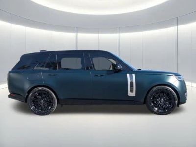 2025 Land Rover Range Rover — detail view