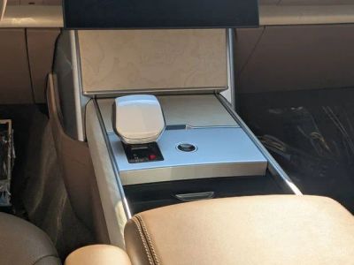 2025 Land Rover Range Rover — photo 19 view