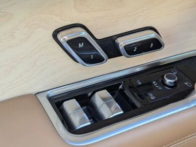 2025 Land Rover Range Rover — photo 20 view