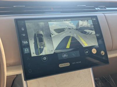 2025 Land Rover Range Rover — photo 22 view
