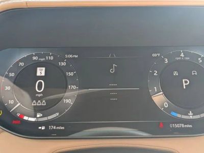 2025 Land Rover Range Rover — photo 26 view