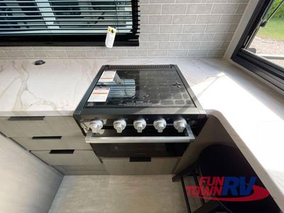 2025 Dutchmen RV Kodiak - Photo 14