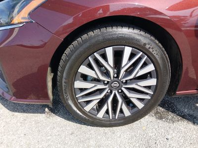 2024 Nissan Altima — photo 10 view