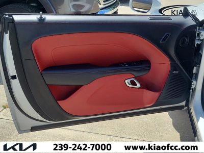 2022 Dodge Challenger — photo 13 view