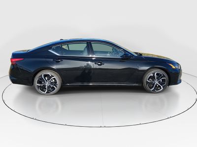 2024 Nissan Altima - Photo 8