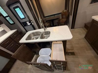 2020 Keystone RV Alpine — photo 26 view
