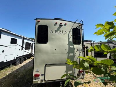 2020 Keystone RV Alpine — engine compartment view