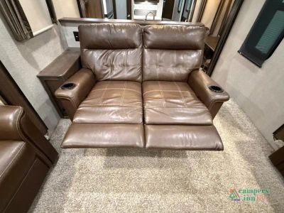 2020 Keystone RV Alpine — photo 37 view