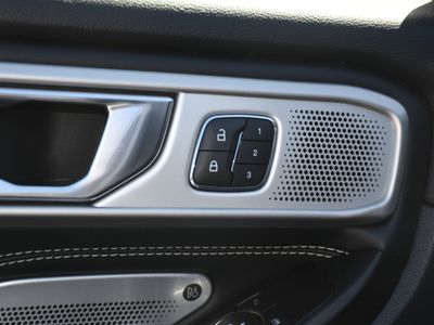 2020 Ford Explorer - Photo 12