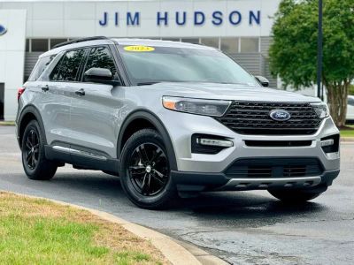 2023 Ford Explorer - Photo 2