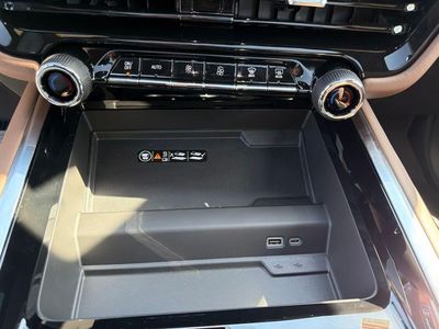 2026 Chevrolet Tahoe — photo 32 view