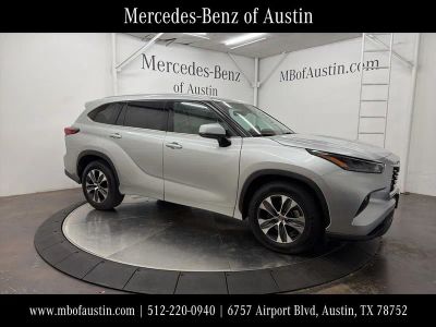 2022 Toyota Highlander - Photo 1