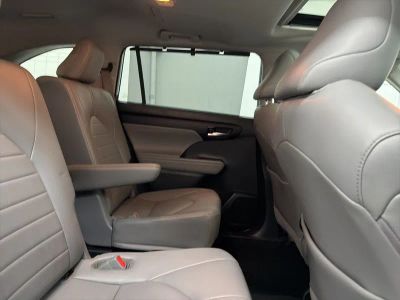 2022 Toyota Highlander - Photo 30