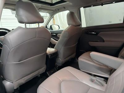 2022 Toyota Highlander - Photo 19