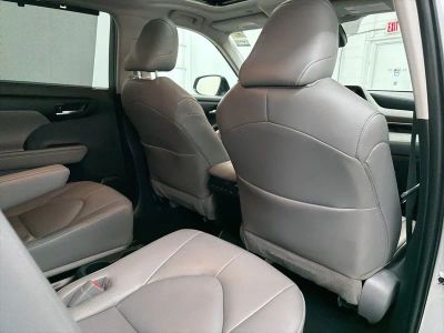 2022 Toyota Highlander - Photo 28