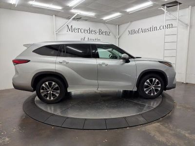 2022 Toyota Highlander - Photo 8