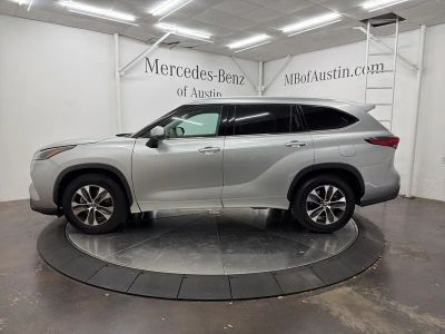 2022 Toyota Highlander - Photo 4