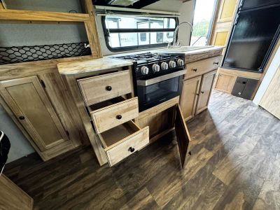2018 Coachmen Freedom Express - Photo 6