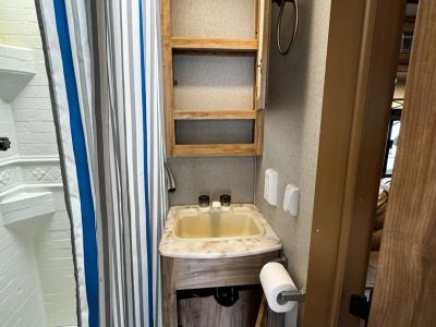 2018 Coachmen Freedom Express - Photo 22