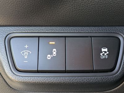 2024 Kia Forte - Photo 22