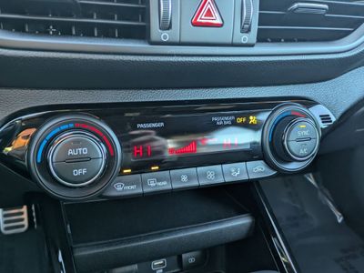 2024 Kia Forte - Photo 18