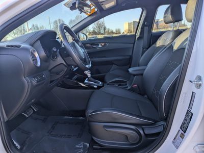 2024 Kia Forte - Photo 12