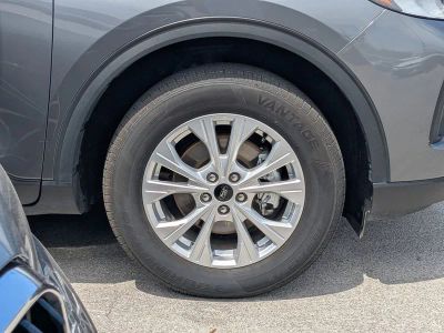 2024 Ford Escape — photo 10 view