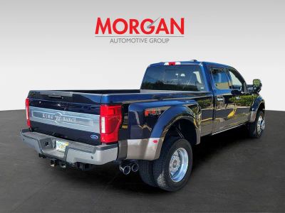 2022 Ford Super Duty F-450 DRW — interior view