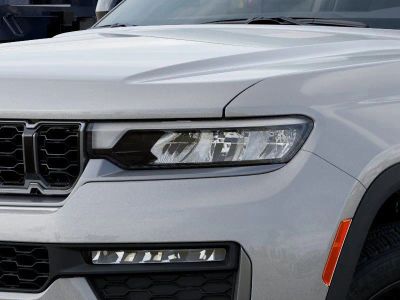 2026 Jeep Grand Cherokee — photo 10 view