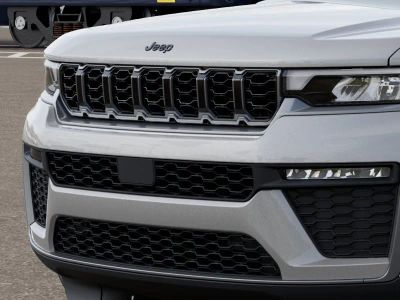 2026 Jeep Grand Cherokee — photo 11 view