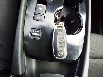 2025 Nissan Rogue - Photo 15