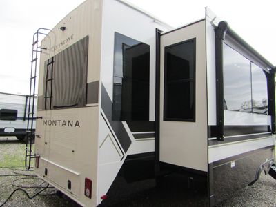 2026 Keystone Montana - Photo 4