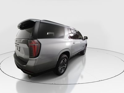 2025 Chevrolet Suburban - Photo 7