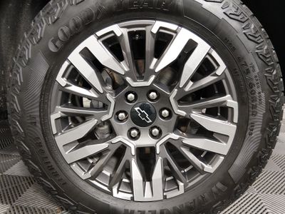 2025 Chevrolet Suburban - Photo 10