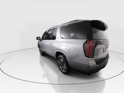 2025 Chevrolet Suburban - Photo 5
