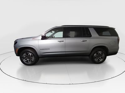 2025 Chevrolet Suburban - Photo 4
