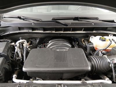 2025 Chevrolet Suburban - Photo 9