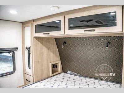 2026 Grand Design Imagine XLS - Photo 33