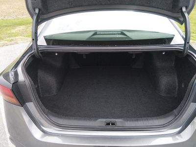 2024 Nissan Altima — photo 11 view