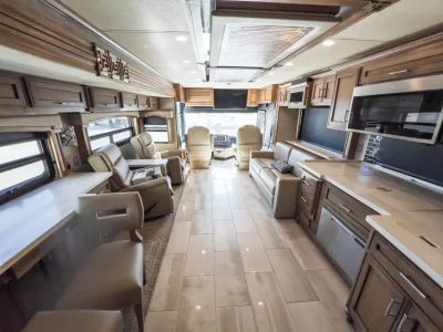 2021 Newmar VENTANA — interior view